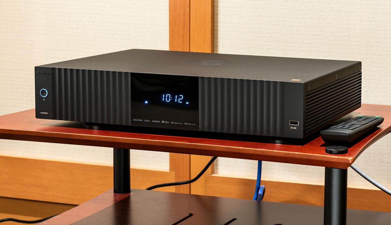 UHD8000